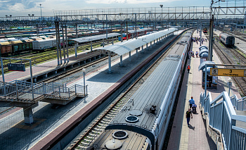 Солистка группы «Демо» выбралась из перевернувшегося челябинского поезда через окно