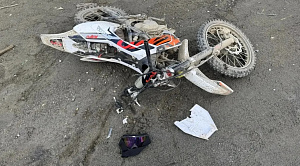 13-летняя девочка на питбайке попала под автомобиль в Челябинской области