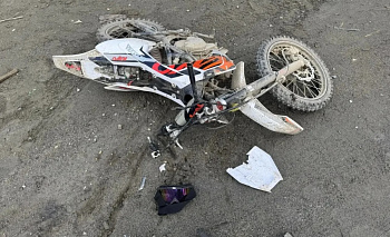 13-летняя девочка на питбайке попала под автомобиль в Челябинской области