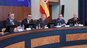 «Люди должны понимать, как действовать»: Алексей Текслер о грядущих паводках