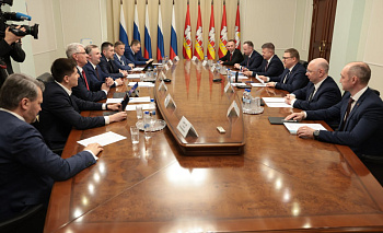 Алексей Текслер обсудил текущие задачи с представителями партий в ЗСО