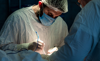 В Челябинске опухоль печени выжгли быстрее, чем хирург надевает перчатки