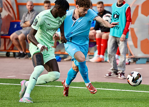 ФК «Челябинск» забил четыре мяча в ворота московской «Родины»