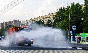 Глава Челябинска отправил дорожников убирать город до глубокой осени