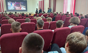 Студенты Златоуста вместо лекции попали на страшный нон-стоп показ от ГАИ