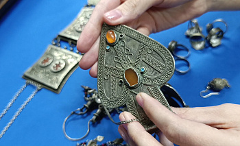 Культурный антрополог показала челябинцам старинный укияк