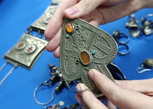 Культурный антрополог показала челябинцам старинный укияк