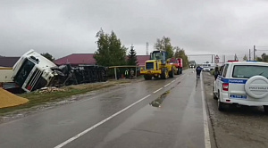 Пьяный водитель опрокинулся возле жилого дома в Челябинской области