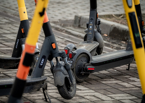 Челябинск первым в стране увеличит количество самокатных парковок