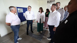 Губернатор проверил строительство нового музея селе Октябрьском