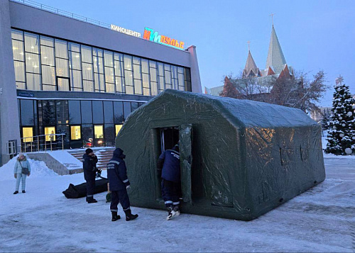 В Челябинске развернули два мобильных пункта обогрева