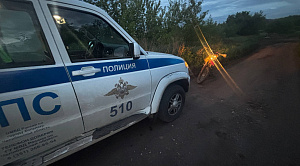 Мотоциклиста с букетом проблем поймали на дороге под Челябинском