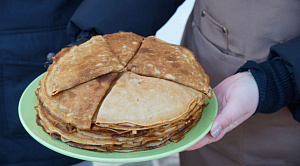 Вкусная Масленица без вреда: челябинские врачи назвали правила «блинной диеты»