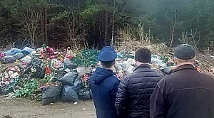 Кладбище в Верхнем Уфалее превратилась в свалку после Радоницы