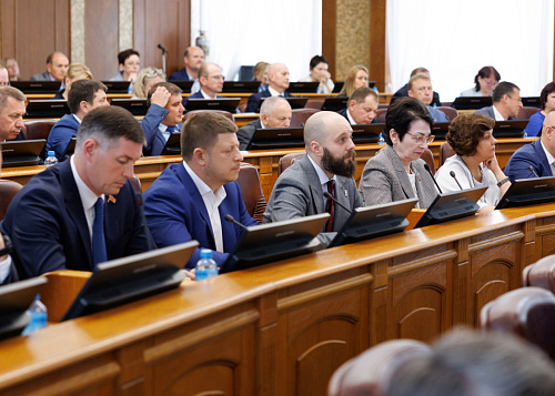В Челябинской области депутаты одобрили поправки в образовательный закон