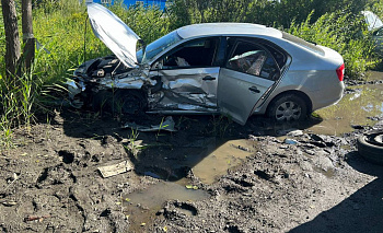 Шесть человек пострадали при столкновении двух автомобилей в Челябинске