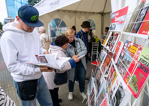 Квест и «Завод креатива»: в Челябинске прошел юбилейный книжный фестиваль