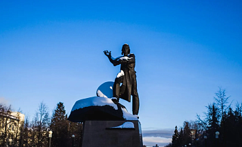 «Не смог промолчать»: челябинца наградили за защиту памяти о лётчике-герое