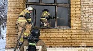 132 человек эвакуировали из горящей психбольницы в Челябинской области