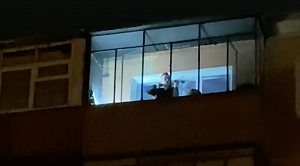 Челябинский скрипач устроил концерт на балконе в новогоднюю ночь