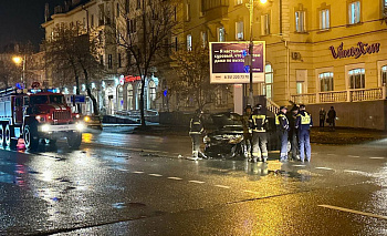 Магнитогорские пожарные спасли автомобиль от возгорания