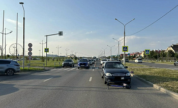 Подростки на электросамокате попали под автомобиль в Магнитогорске
