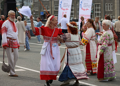 В Челябинске прошел масштабный фестиваль «Хороводы России»