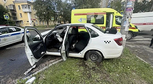 Две женщины и ребенок пострадали в ДТП с автомобилем такси в Челябинске