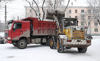 На уборку снега в Челябинске вывели 250 спецмашин и 503 рабочих