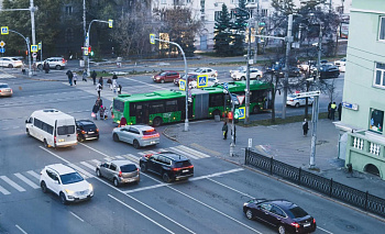 Автобус наехал на пешехода на проспекте Ленина в Челябинске